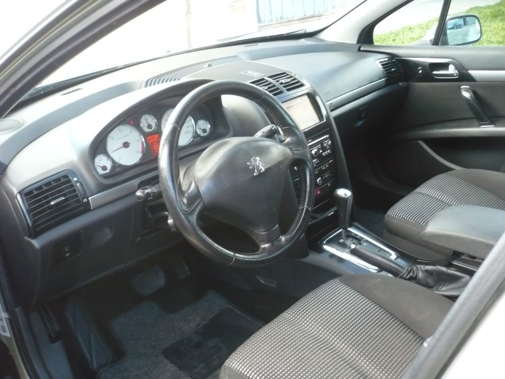 TURISMO PEUGEOT 407 - Imagen 5